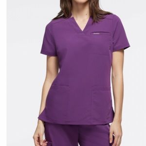 Jaanuu scrub top